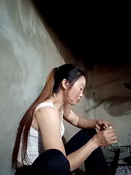 Snapshot of blonde_blg chatting on April 2026 04:53:01 AM blonde blg online show from April 2026 04:53:01 AM