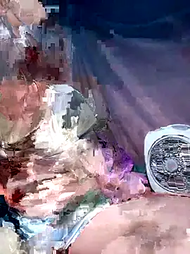 Snapshot of blonde_blg chatting on April 2026 02:11:02 PM blonde blg online show from April 2026 02:11:02 PM