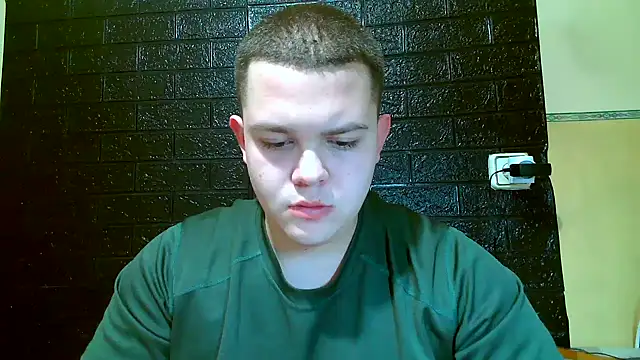 Snapshot of CuteButNaughty_ chatting on November 2025 07:59:02 PM CuteButNaughty online show from November 2025 07:59:02 PM