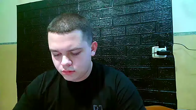 Snapshot of CuteButNaughty_ chatting on November 2025 07:39:02 PM CuteButNaughty online show from November 2025 07:39:02 PM