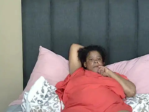 Snapshot of bigsexymama2 chatting on December 2025 12:24:02 PM bigsexymama2 online show from December 2025 12:24:02 PM