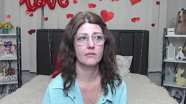 Snapshot of RoseHille chatting on May 2026 05:21:02 PM RoseHille online show from May 2026 05:21:02 PM