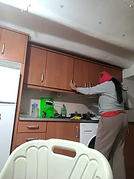 kyliecastell online show from December 2025 05:41:02 PM