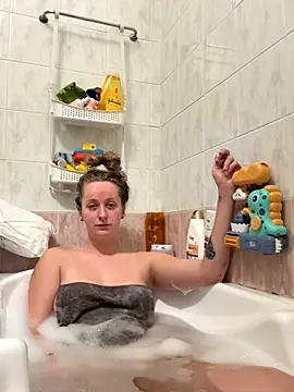 Snapshot of NaughtyAmore chatting on November 2025 09:02:01 PM NaughtyAmore online show from November 2025 09:02:01 PM