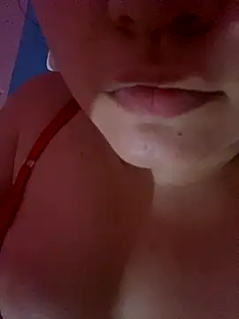 Snapshot of Melona1122 chatting on December 2025 08:58:02 PM Melona1122 online show from December 2025 08:58:02 PM