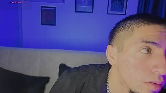 AresMassimoX online show from November 2025 03:31:01 AM