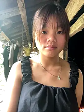 Snapshot of Hilary118 chatting on November 2025 04:33:02 AM Hilary118 online show from November 2025 04:33:02 AM