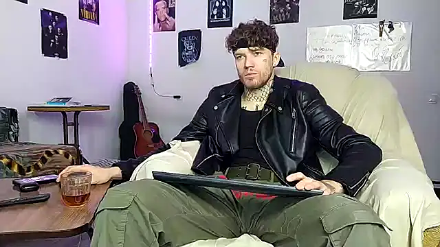 Huntall77 online show from February 2026 05:37:02 AM