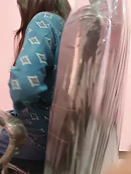 Iamyourdarling online show from November 2025 06:25:02 AM