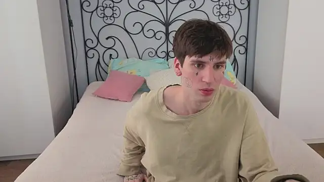 Danny loves Mary online show from April 2026 04:02:02 AM