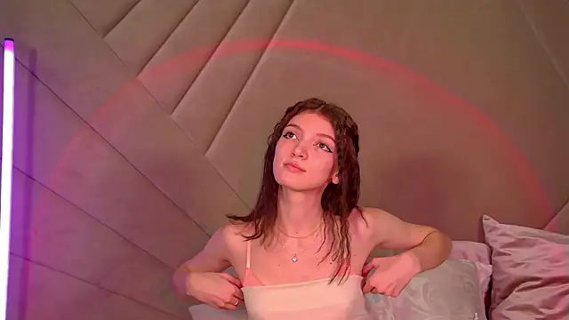 Snapshot of SophiaProve chatting on November 2025 05:04:01 PM SophiaProve online show from November 2025 05:04:01 PM