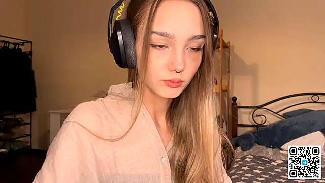 HoaPatton online show from November 2025 11:02:01 AM