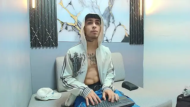 Snapshot of Aethon_noir chatting on November 2025 01:55:01 PM Aethon noir online show from November 2025 01:55:01 PM