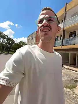Lucasjandre online show from April 2026 01:41:02 PM