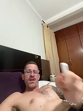 Snapshot of Lucasjandre chatting on May 2026 01:02:04 AM Lucasjandre online show from May 2026 01:02:04 AM