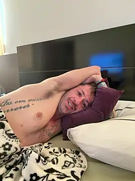 Lucasjandre online show from July 2026 12:30:02 PM