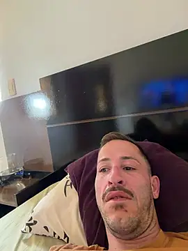 Lucasjandre online show from July 2026 03:47:01 PM