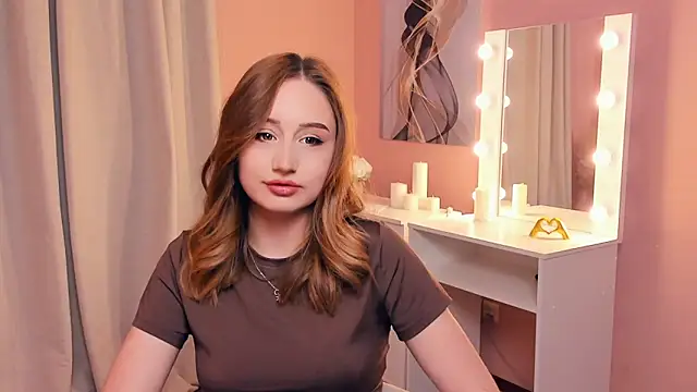 Snapshot of ReinaHenslin chatting on November 2025 07:29:01 AM ReinaHenslin online show from November 2025 07:29:01 AM