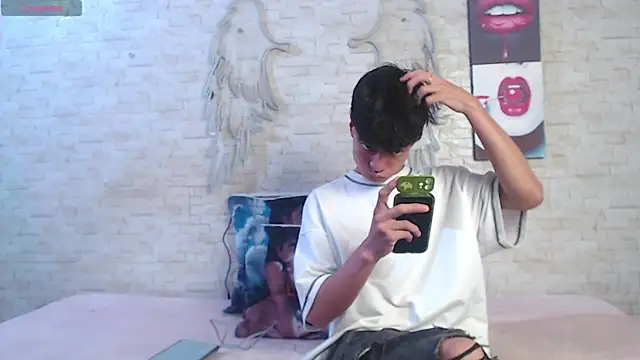 axel milo kairo and noa online show from December 2025 04:21:01 AM