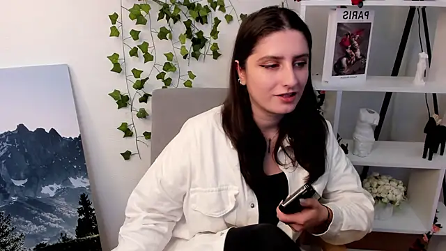 Snapshot of MikaClausing chatting on November 2025 07:30:01 AM MikaClausing online show from November 2025 07:30:01 AM