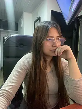 Snapshot of amatista_katzenn chatting on February 2026 01:44:02 AM amatista katzenn online show from February 2026 01:44:02 AM