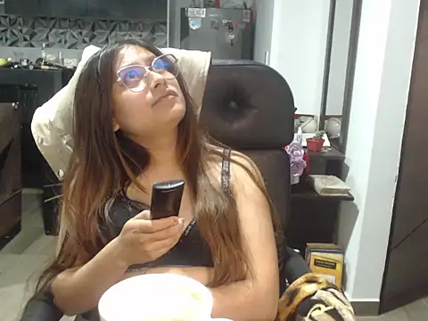 Snapshot of amatista_katzenn chatting on February 2026 03:33:01 AM amatista katzenn online show from February 2026 03:33:01 AM