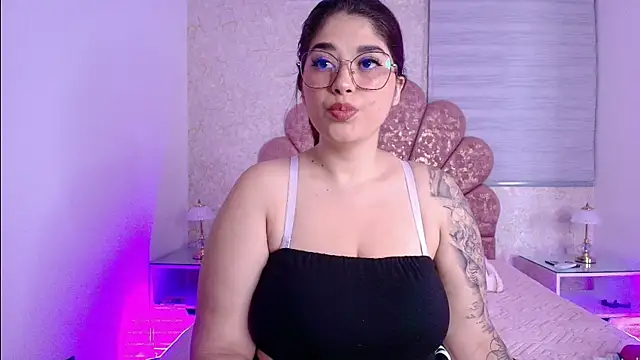 mia fontana  online show from November 2025 11:56:02 AM
