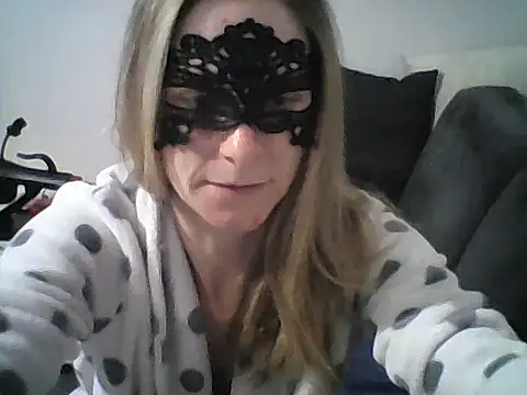 Snapshot of MelleEloa chatting on November 2025 10:20:01 PM MelleEloa online show from November 2025 10:20:01 PM