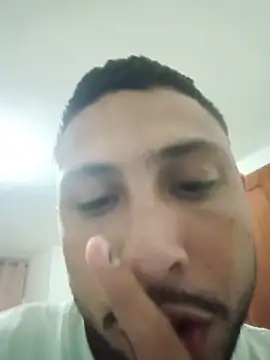 Snapshot of MAX_Jhonnson chatting on November 2025 04:18:01 AM MAX Jhonnson online show from November 2025 04:18:01 AM