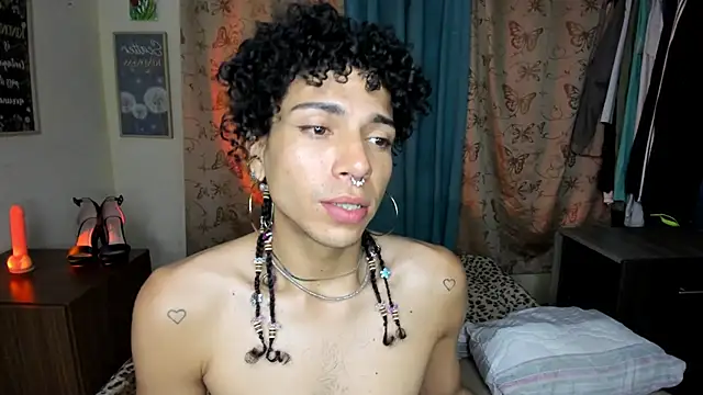 Snapshot of Angel_White25 chatting on June 2026 05:41:01 AM Angel White25 online show from June 2026 05:41:01 AM