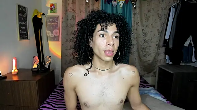Snapshot of Angel_White25 chatting on July 2026 10:33:01 PM Angel White25 online show from July 2026 10:33:01 PM