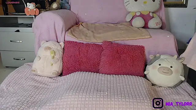 Mia Tylorr online show from November 2025 09:19:02 PM