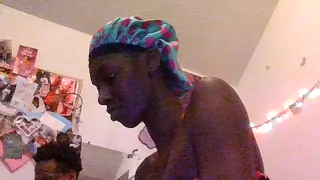 Snapshot of Her_ForbiddenGarden chatting on November 2025 01:37:01 AM Her ForbiddenGarden online show from November 2025 01:37:01 AM