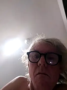 Snapshot of Tomaztomaz1763 chatting on November 2025 12:09:02 AM Tomaztomaz1763 online show from November 2025 12:09:02 AM