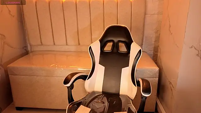 Snapshot of Juliana_Tx chatting on January 2026 01:02:01 PM Juliana Tx online show from January 2026 01:02:01 PM