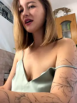 Snapshot of yourladyMary chatting on November 2025 12:24:01 AM yourladyMary online show from November 2025 12:24:01 AM