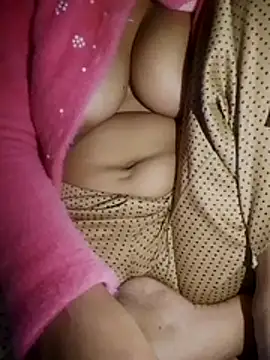 Snapshot of Hotty_siatar chatting on November 2025 06:04:02 PM Hotty siatar online show from November 2025 06:04:02 PM