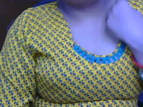 Snapshot of meera_hotty chatting on November 2025 10:04:02 AM meera hotty online show from November 2025 10:04:02 AM