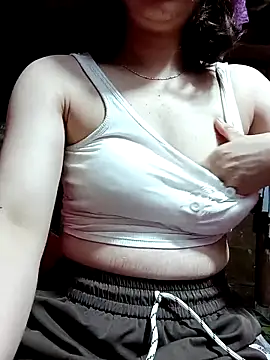 LynkLyy2k online show from December 2025 01:11:01 AM