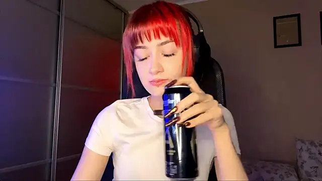 EmilySkyline online show from December 2025 07:06:02 AM