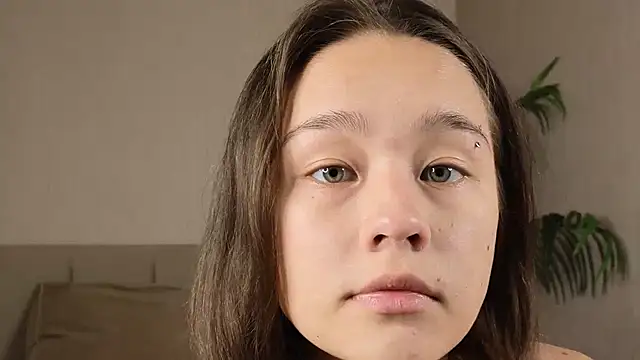 ArleenVizena online show from November 2025 03:00:02 PM