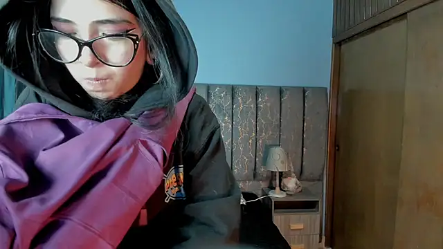 Atenea Velle online show from November 2025 01:03:01 PM