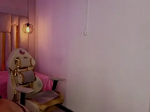 Brandy collinss online show from April 2026 06:52:01 PM