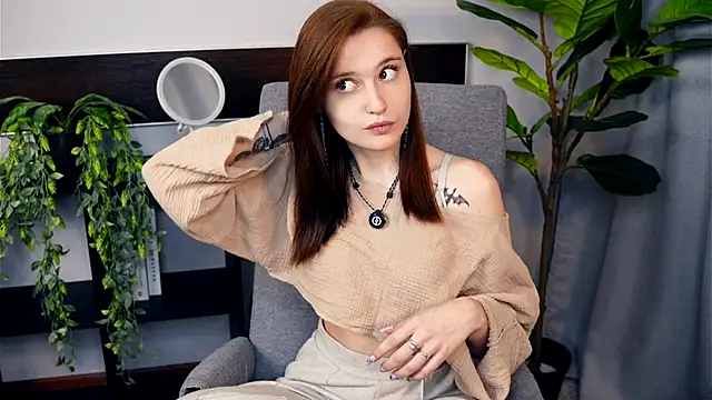 Snapshot of IsaParadiso chatting on November 2025 07:42:02 AM IsaParadiso online show from November 2025 07:42:02 AM