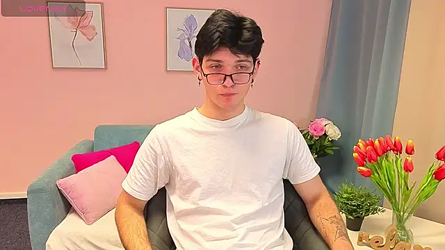 Snapshot of LiamRivers chatting on November 2025 02:06:02 PM LiamRivers online show from November 2025 02:06:02 PM