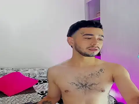 JohnE Medina online show from November 2025 11:37:01 PM