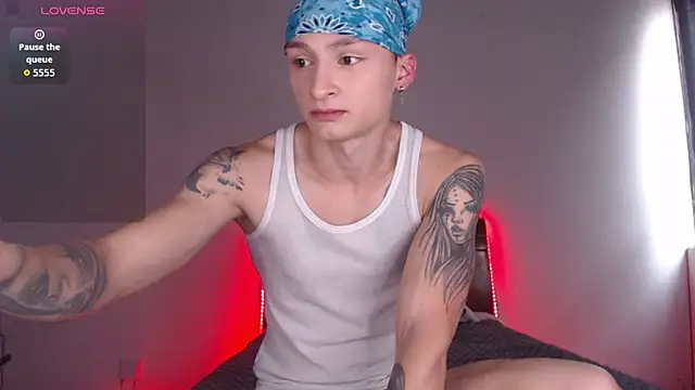 ArthurPhoenixx online show from January 2026 09:49:02 PM