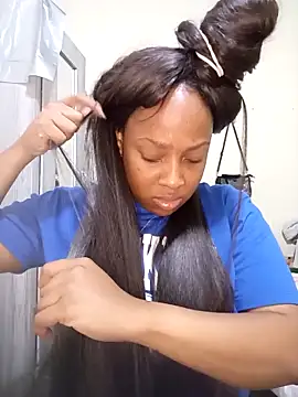 Snapshot of NayraMoon_ chatting on November 2025 03:27:02 AM NayraMoon online show from November 2025 03:27:02 AM