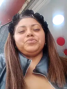 Snapshot of la_beba20 chatting on November 2025 06:03:02 PM la beba20 online show from November 2025 06:03:02 PM