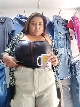 Snapshot of la_beba20 chatting on November 2025 05:37:01 PM la beba20 online show from November 2025 05:37:01 PM